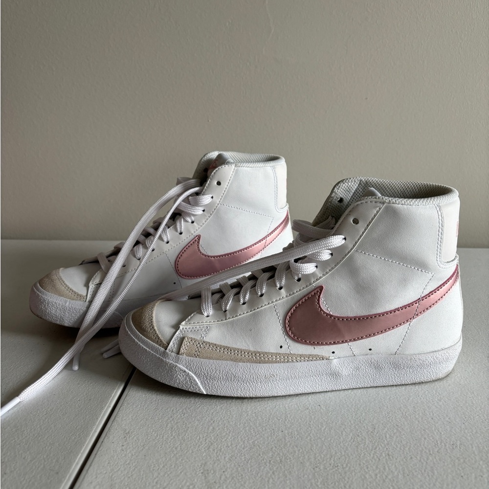 Nike Women's White and Pink High-Top Sneakers
